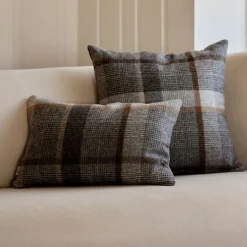 Checked Collection | Uldpude | Dobbeltsidet | 34x52 cm