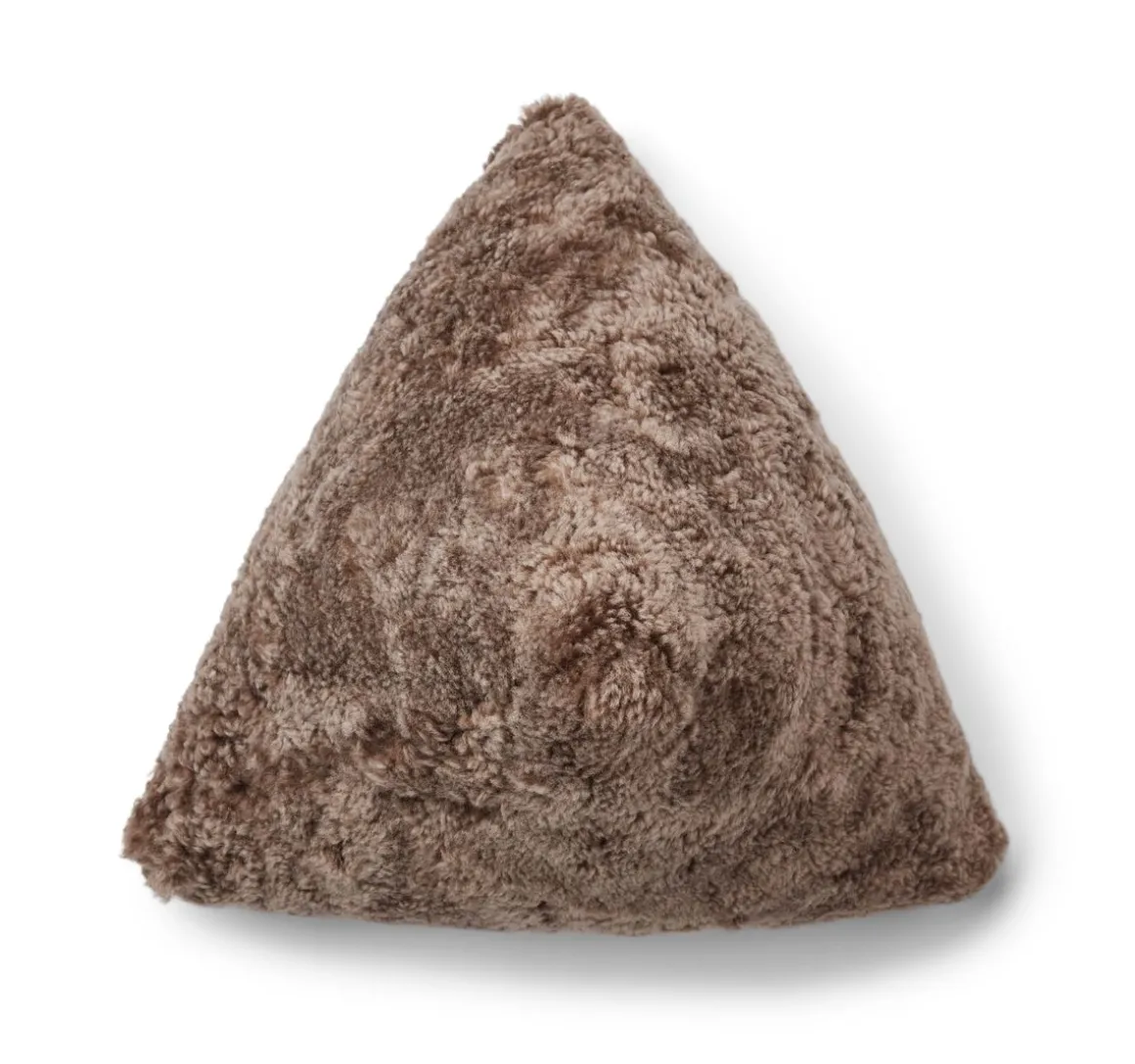 Hematite pude | Korthåret | New Zealand | 35x35x35 cm