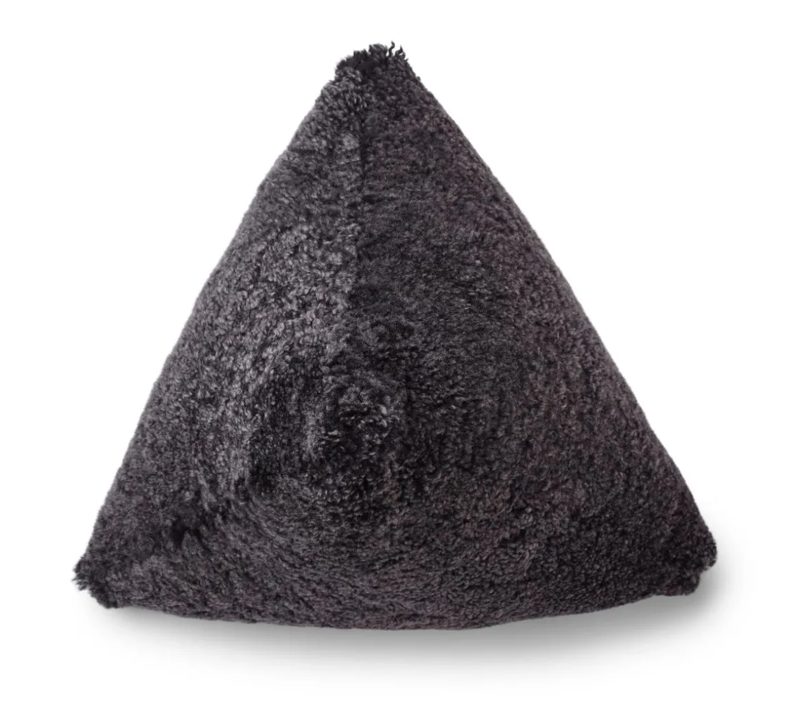 Hematite pude | Korthåret | New Zealand | 35x35x35 cm