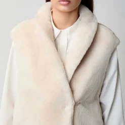 Lorena Vest