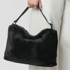 Olivia Maxi Taske