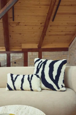 Zebra Lammeskindspude | Korthåret | New Zealand | Dobbeltsidet | 60x60 cm