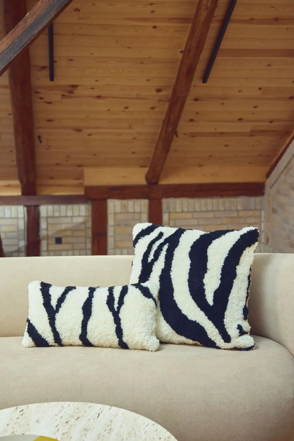 Zebra Lammeskindspude | Korthåret | New Zealand | Dobbeltsidet | 60x60 cm